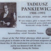 Der Apotheker als neutraler Beobachter und heimlicher Helfer im Ghetto