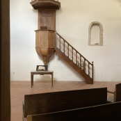 schlicht, auf das Wort Gottes ausgerichtet