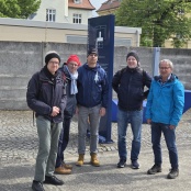 Vor dem Eingang zur Gedenkst&auml;tte Bautzen, dem ehemaligen Stasi-Gef&auml;ngnis